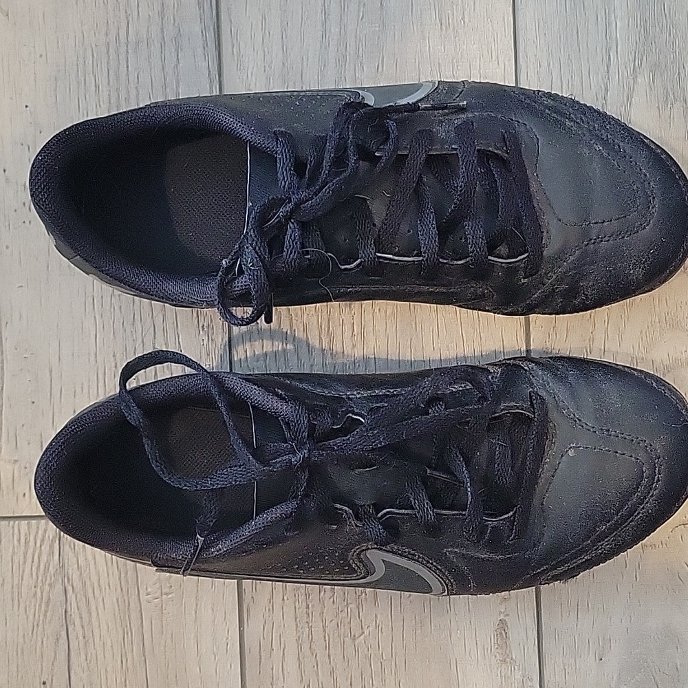 Nike Tiempo Legend 9 Club Black Soccer Cleats Boys Size 6 - Picture 6 of 7